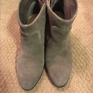Sole Society olive green booties 7.5
