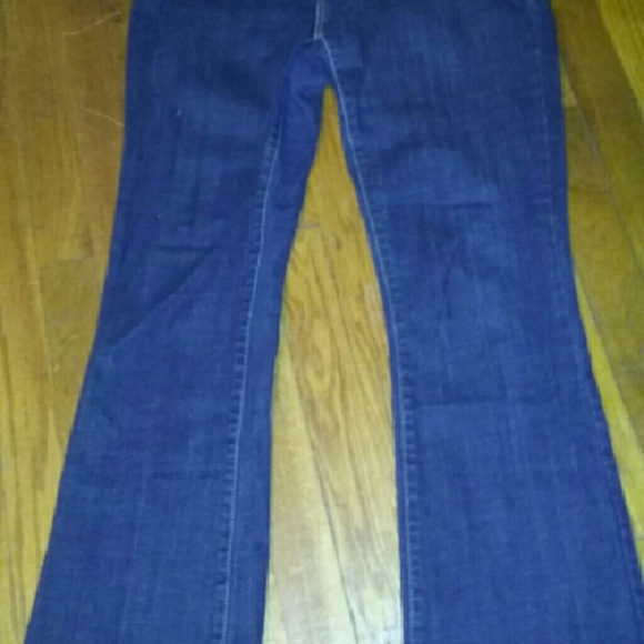Women's Levis - Picture 2 of 2
