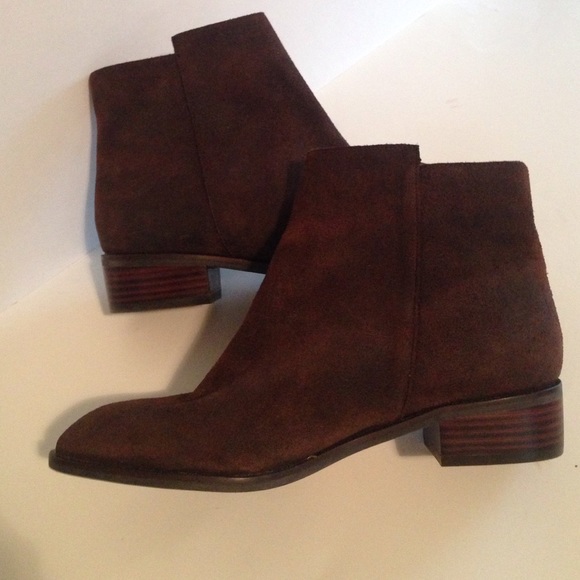 Elliot Lucca Shoes - 💕💕 NEW Elliot Lucca Bootie