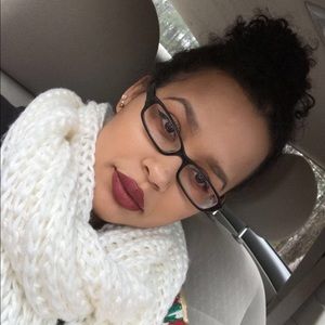 Meet your Posher, Timara