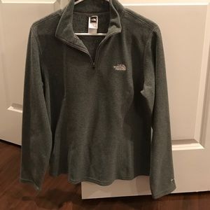 The North Face  half zip sweatshirt NEW
