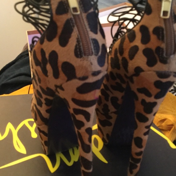 Leopard heels - Picture 2 of 4