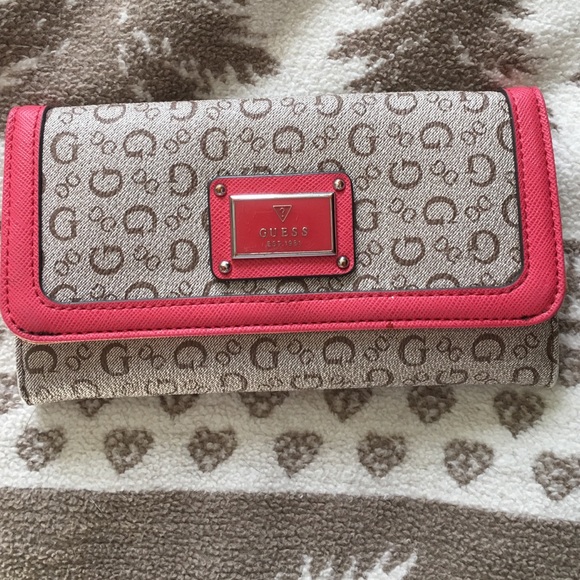 Pink and tan GUESS wallet - Picture 1 of 4