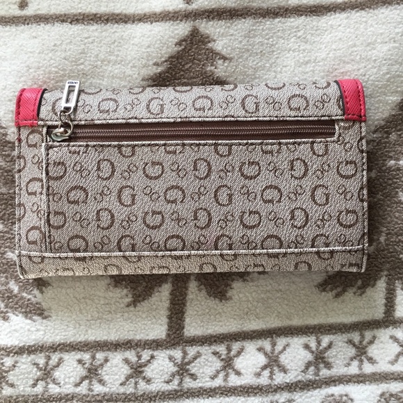 Pink and tan GUESS wallet - Picture 2 of 4