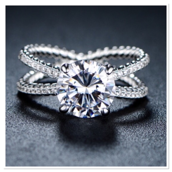🌺HOST PICK🌺White Gold Plated CZ Criss-Cross Ring - Picture 2 of 3