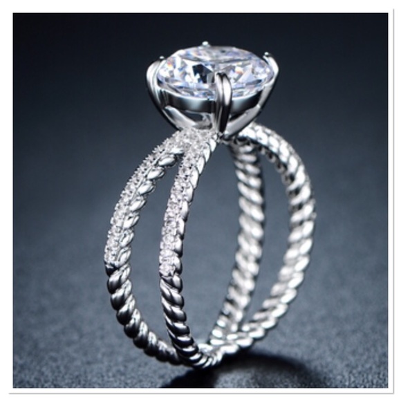 🌺HOST PICK🌺White Gold Plated CZ Criss-Cross Ring - Picture 3 of 3