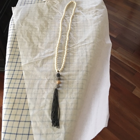 Stella and dot tassel necklace