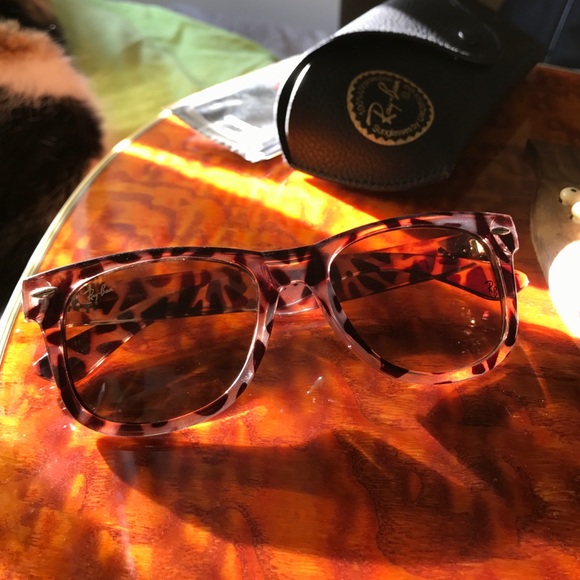 Ray-Ban Wayfarers, Case & Cloth - Picture 2 of 3