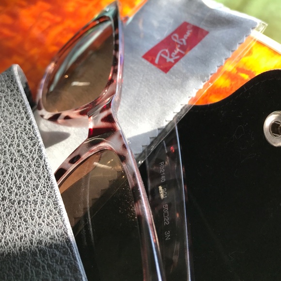 Ray-Ban Wayfarers, Case & Cloth - Picture 3 of 3