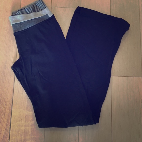 Lululemon black and gray flared yoga pants