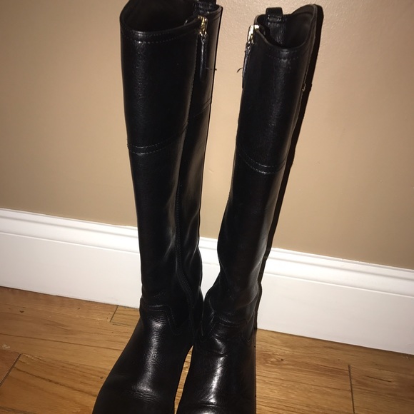 Barley worn Tory Burch Boots