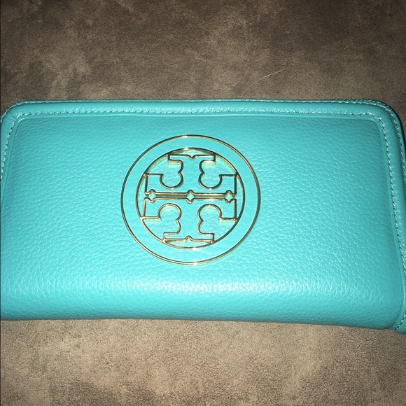 Tory Burch Zip Continental Wallet