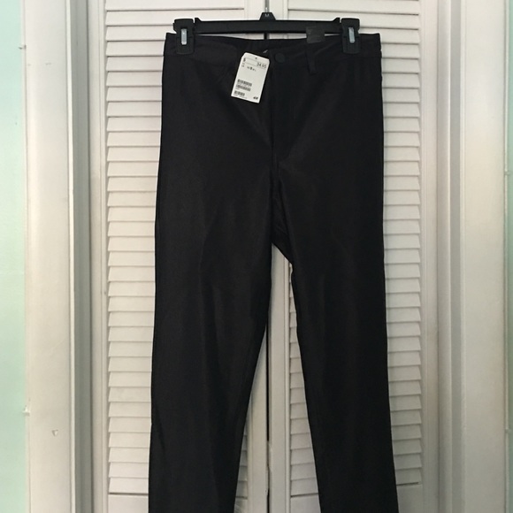 Never worn H&M HighWaisted Jeans