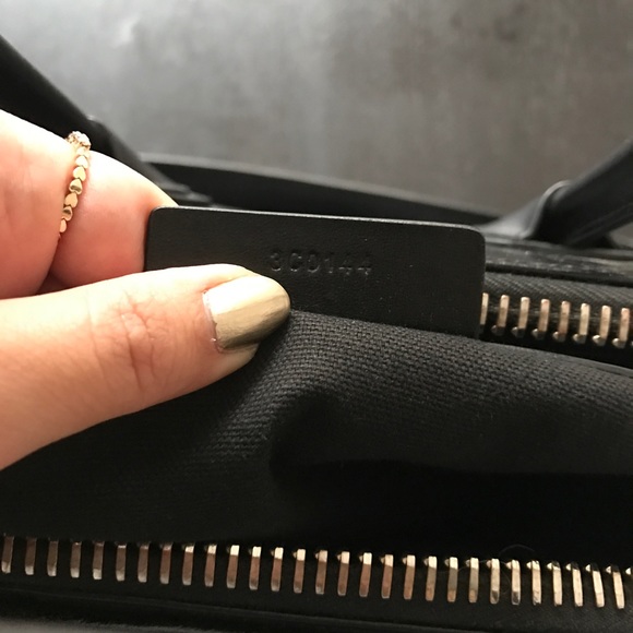 Givenchy Antigona Medium Shiny Calfskin Bag - Picture 3 of 6