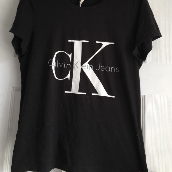 Calvin Klein Jeans Urban Outfitters TShirt - Picture 1 of 4