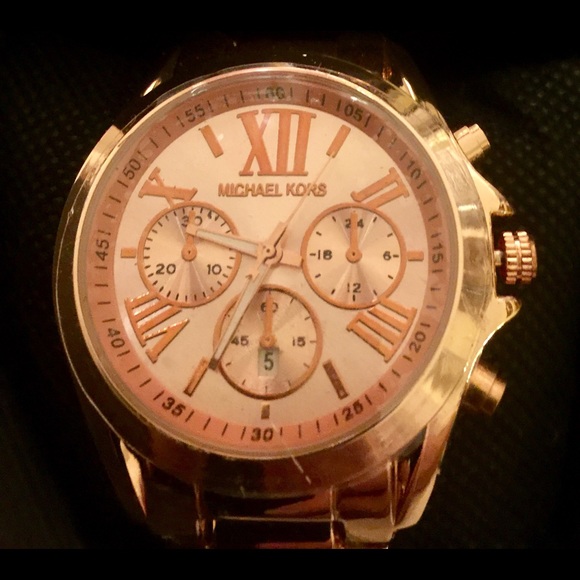 New Rose Gold MK watch - Picture 2 of 4