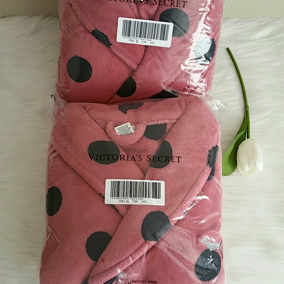 Beautiful Nwt Pink Vs Soft Begonia Robe Size M /L - Picture 3 of 3