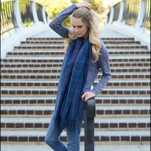 $10 CLOSET SALE❗️Grid Blanket Tassel Scarf