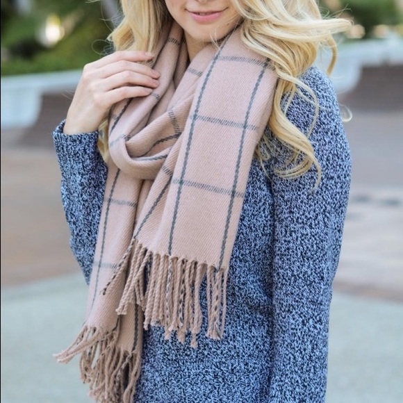 Forever Moon Accessories - $10 CLOSET SALE❗️Grid Blanket Tassel Scarf