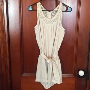 Creme lace romper!
