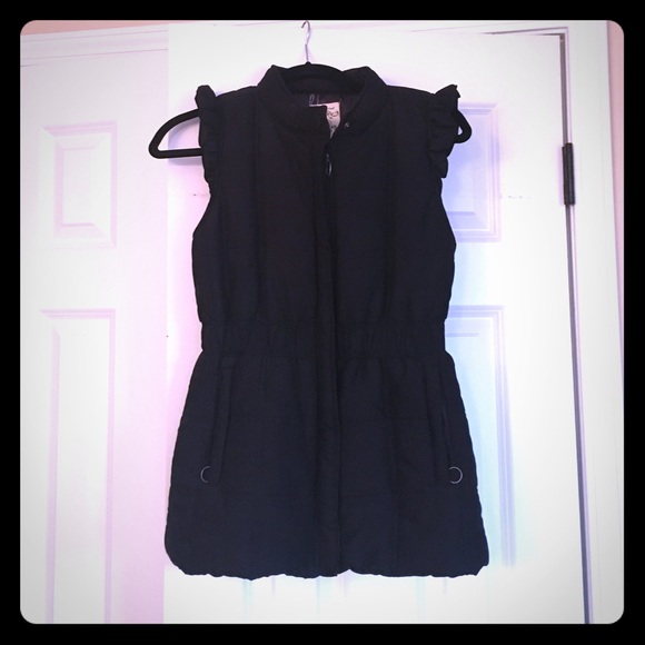 Medium Sleeveless Ruffle Detail Vest - Picture 1 of 3