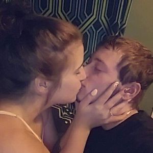 Meet your Posher, Acie