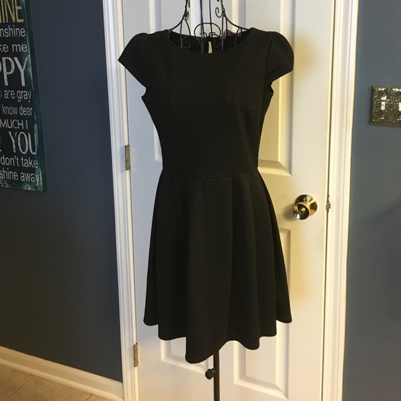 Dorthy Perkins black dress - Picture 3 of 5