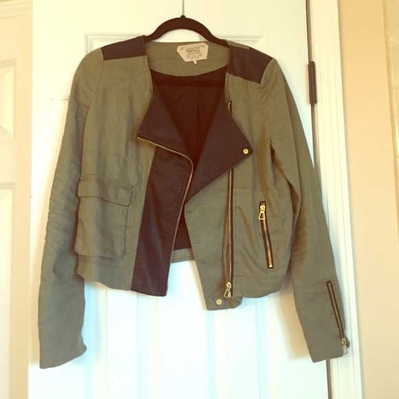 Size Medium Zara Jacket with Black accents