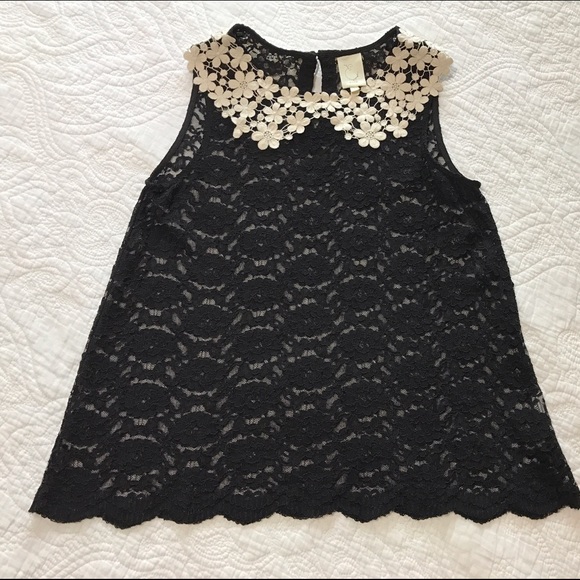 Sleeveless Lace Top w/Contrasting Collar by Eloise