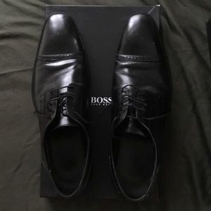 Boss men size 10.5 almost new couple times wearing