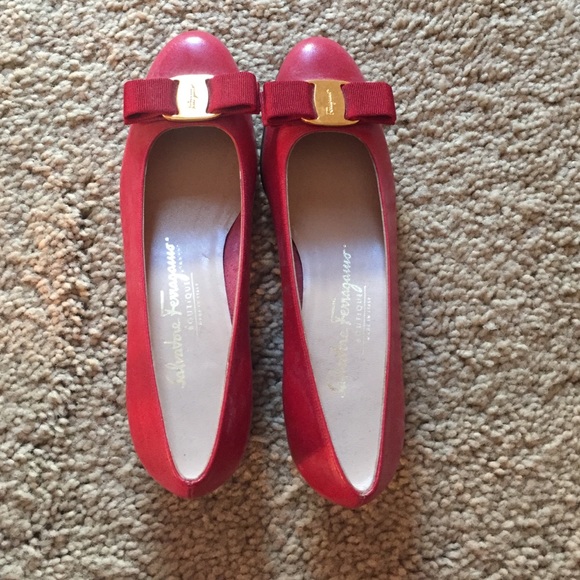 Ferragamo bow tie flats!