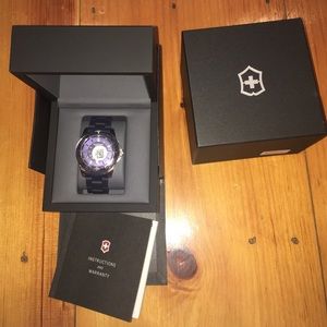 Victorinox Maverick Large men's watch in blue