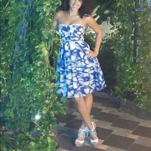 Gorgeous Jessica Simpson strapless dress