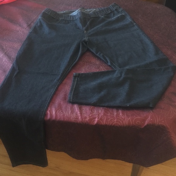 Tapered dark blue jeans, elastic waist