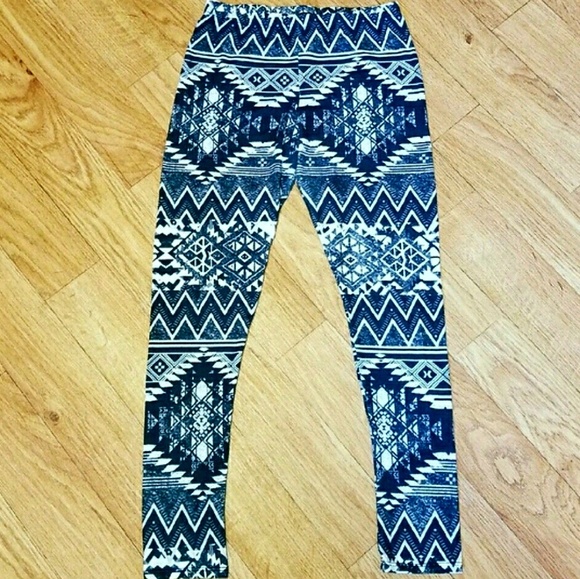 Tribal Print Leggings - Picture 3 of 3