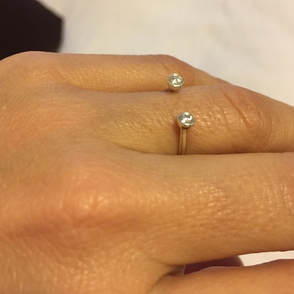 Ring - Picture 3 of 4