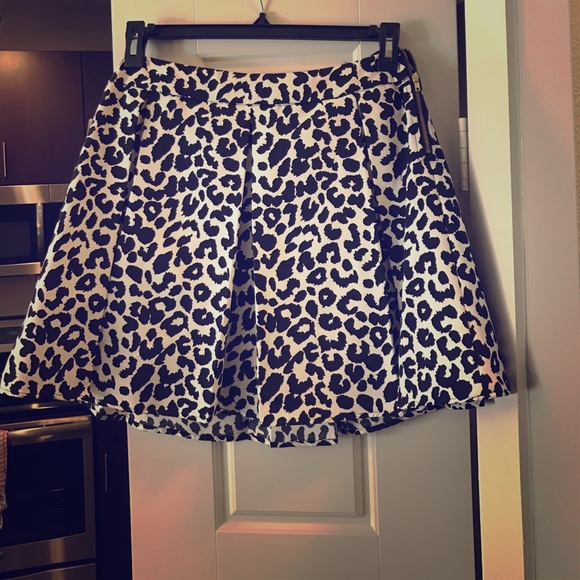 Creative Concepts leopard skirt