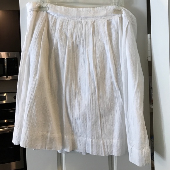 Simple White loft skirt