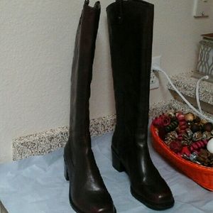 SOLD!!!!!!!!!JESSICA SIMPSON