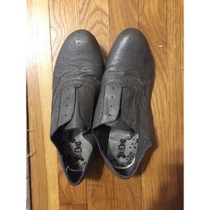 Gray Oxford Like Shoe Size 91/2