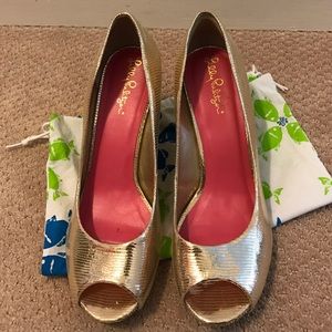 Lilly Pulitzer gold wedges