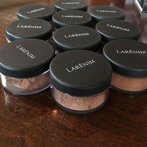 Larenim Loose Powder Foundation
