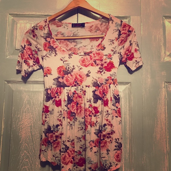 Floral maternity top