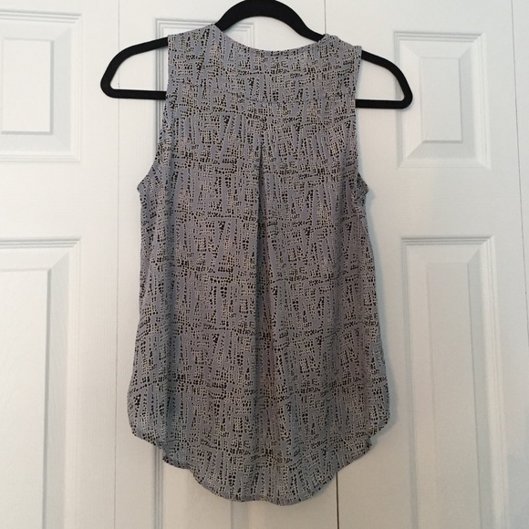 High Low Blouse - Picture 2 of 3