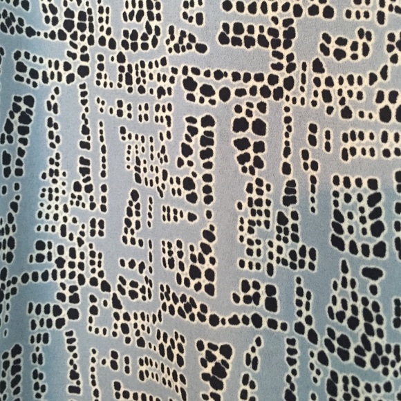 High Low Blouse - Picture 3 of 3