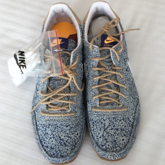 Nike x Liberty London internationalist QS shoes - Picture 2 of 3