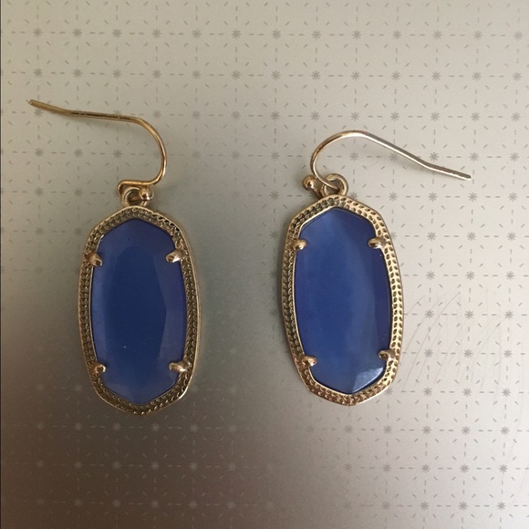 Kendra Scott medium sized earrings in a periwinkle