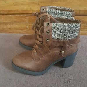 Casual ankle boots