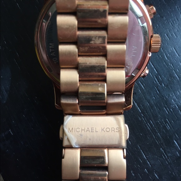 Rose gold Michael Kors watch - Picture 3 of 4