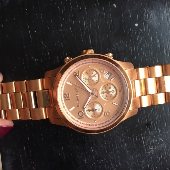 Rose gold Michael Kors watch - Picture 4 of 4